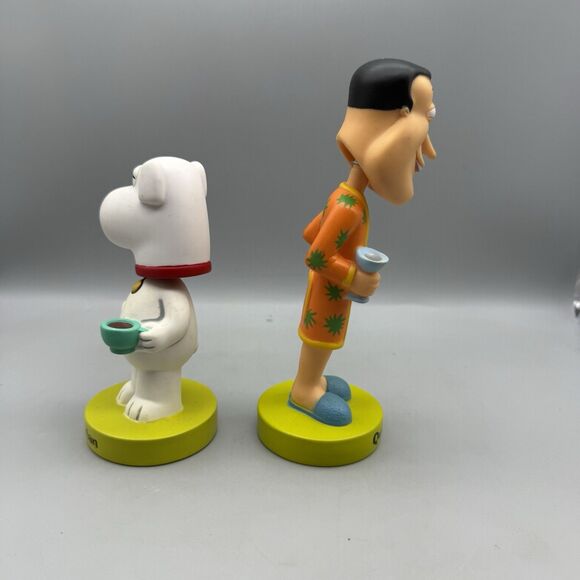 Quagmire Family Guy Bobblehead & Brian Wacky Wobblers (Heads Are Loose) - Picture 4 of 5